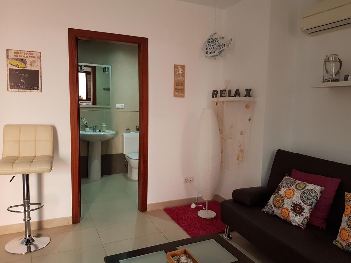 Toctoc Pedregalejo Beach Apartment Малага Екстер'єр фото